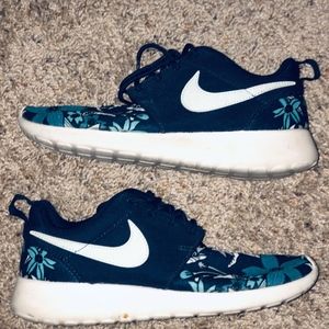 Nike Roshe Women's